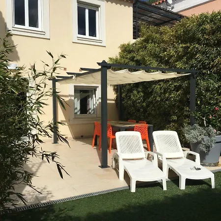Maxime 4 Pieces Apartment *
